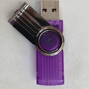 32GB Kingston Flash Drive Used